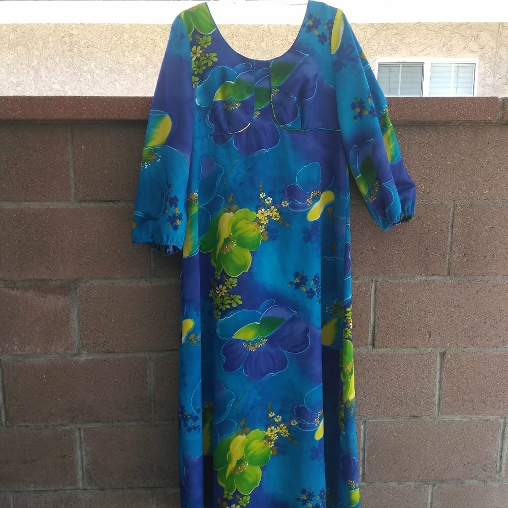 Vintage vibrant maxi dress